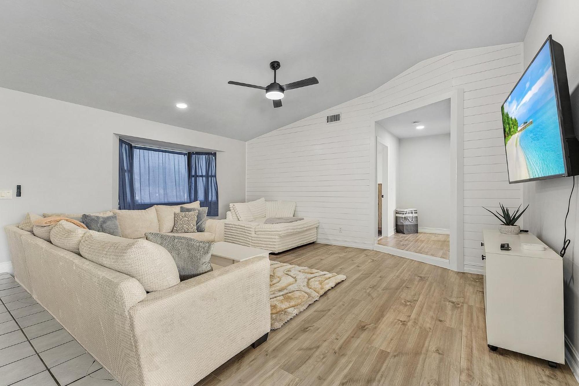 Palmetto Pines Paradise เคปคอรัล ภายนอก รูปภาพ